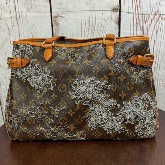 LOUIS VUITTON Dentelle Batignolles Horizontal Bag Limited Edition Silver EUC - Picture 7 of 17